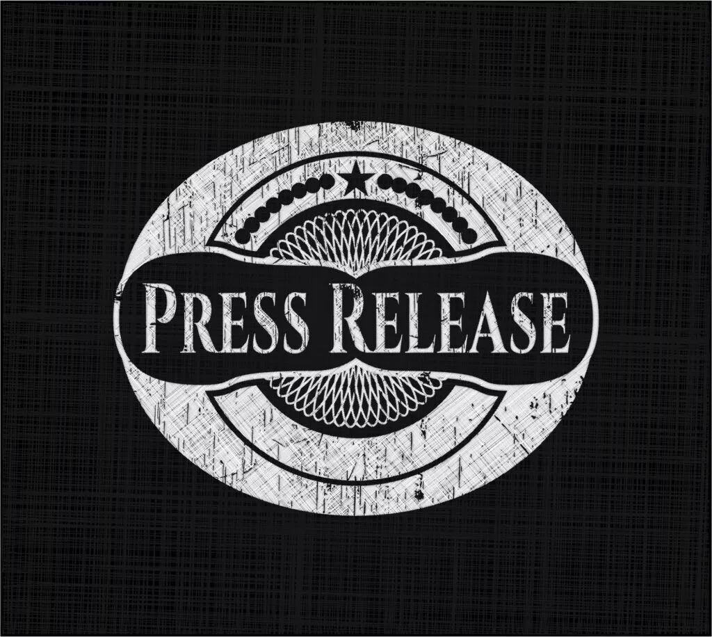 escribiendo un comunicado de prensa