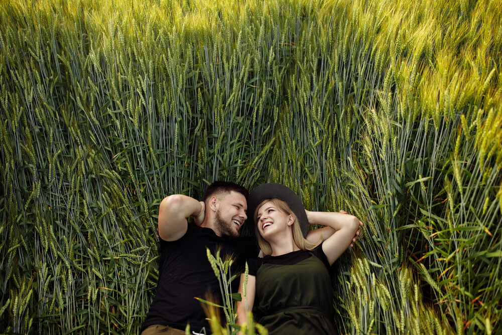 Menulis mendorong romansa