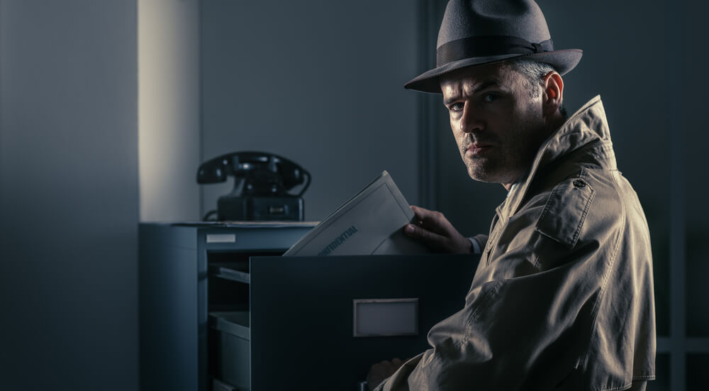 Aggettivi che descrivono la guerra: Spionaggio