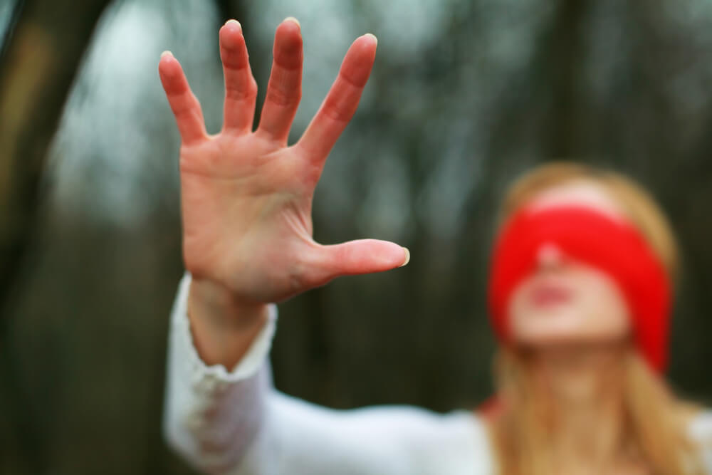 Czym jest poezja akrostychów? Wywołaj obrazy sensoryczne