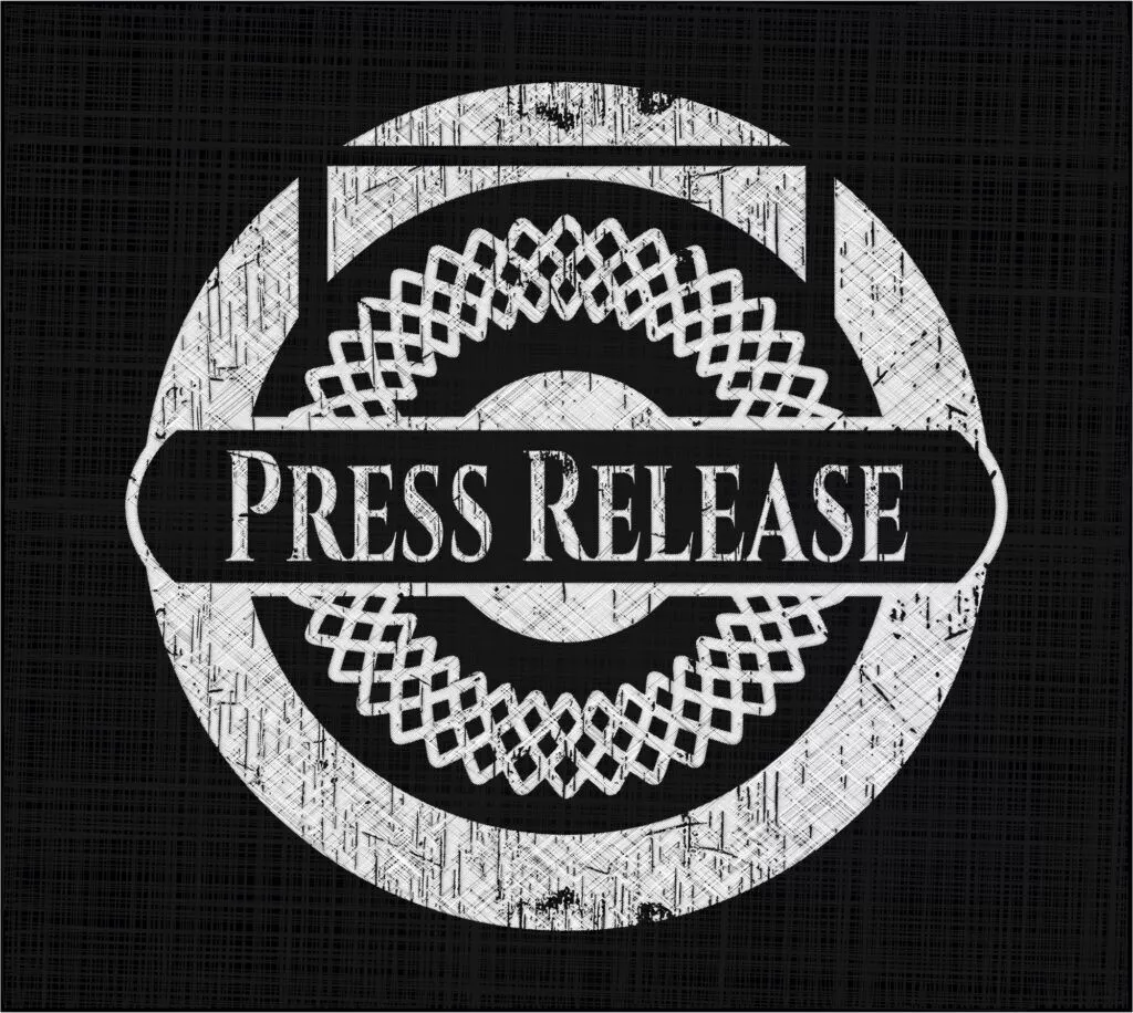 プレスリリースを書いている