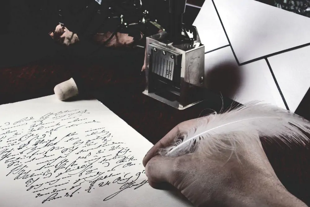 Scrittura a mano con piuma
